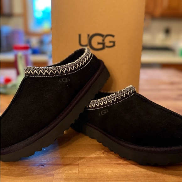 Ugg Tasman women’s Brand new size 5! - Picture 3 of 7